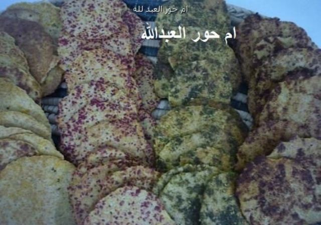 مكونات ومقادير قرص عمر بالزعتر والسماق والقرفة