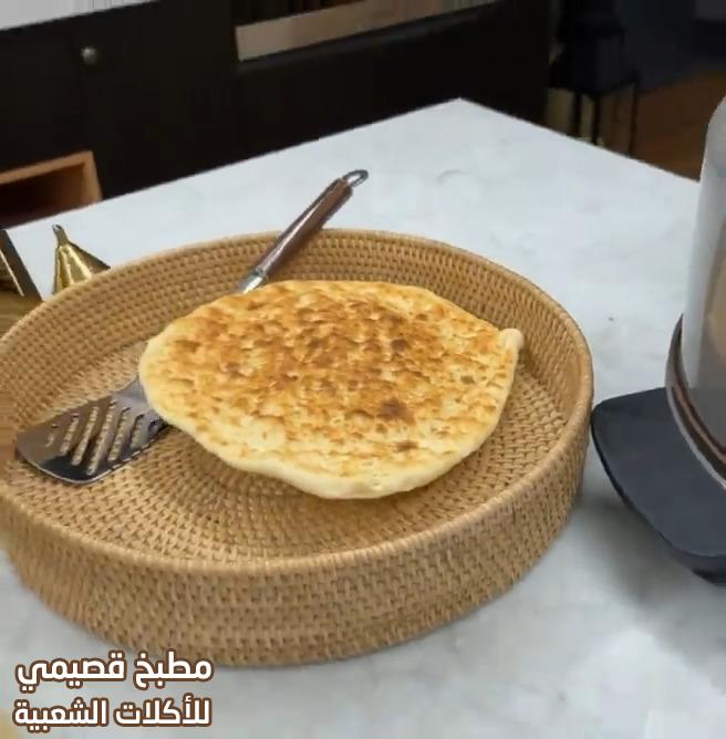 صور طريقة وصفة خبز التميس السعودي في الخبازة الكهربائية سهل وسريع ولذيذ من المطبخ القصيمي السعودي الشعبي
