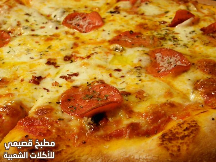 بيتزا البيبروني الايطالية italian pepperoni pizza