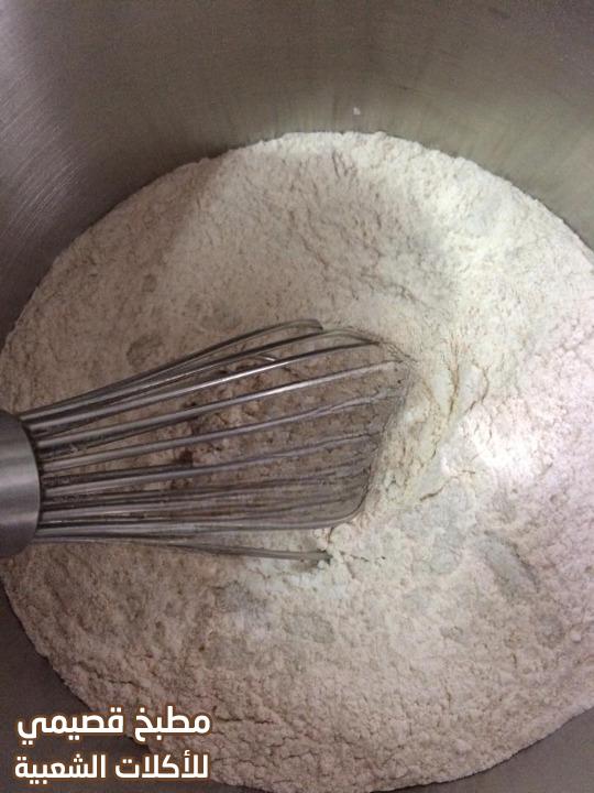 طريقة عمل وصنع قراصة سودانية بالصور sudanese gurasa bread recipe